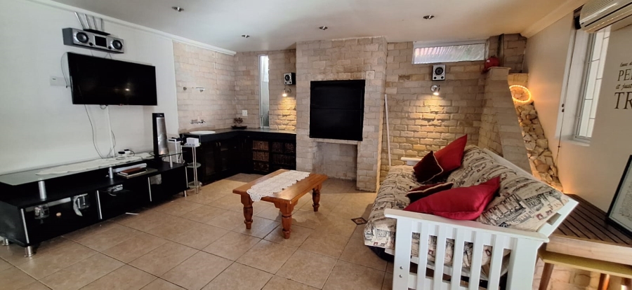 5 Bedroom Property for Sale in Elfindale Western Cape